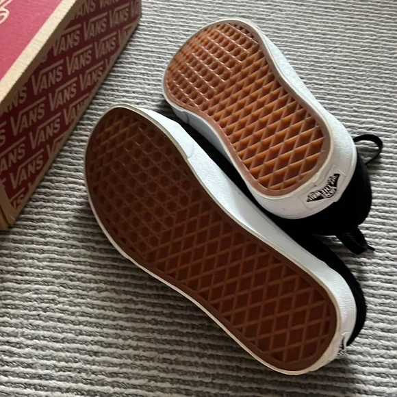 Vans Style No Longer in Production - Picture 2 of 3